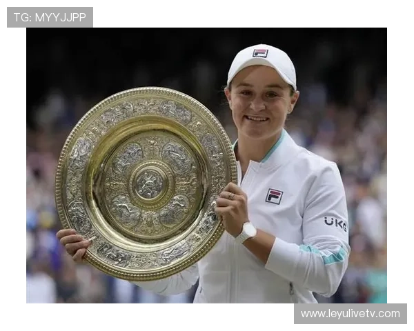 库苏玛-梅丽莎击败队友阿莱西娅-费比，夺女双冠军