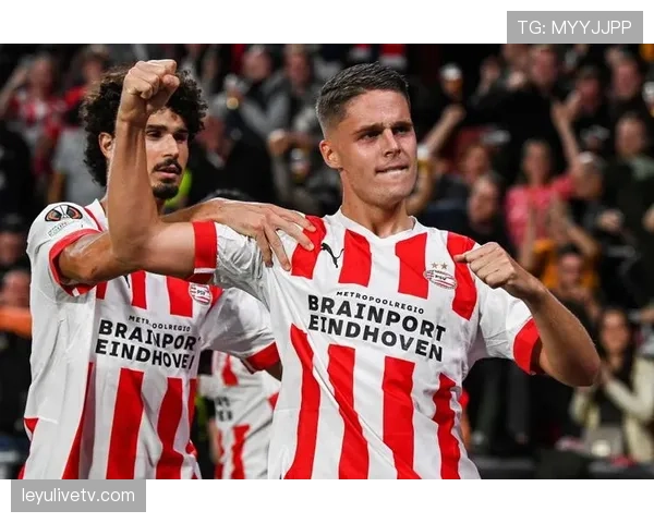 通讯:一个点球决定的命运——埃因霍温队长费尔曼赛后泪洒球场 通讯:一个点球决定的命运——埃因霍温队长费尔曼赛后泪洒球场